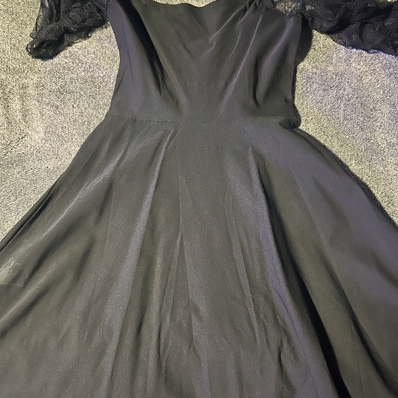 Colorblock Spider Lace Panel Dress - Picture 2 of 2